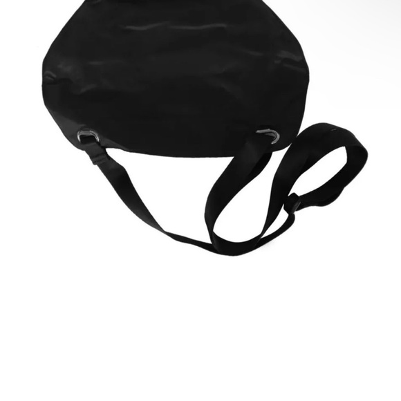Nike Black Shoulder Bag Sleek Design - Picture 4 of 5